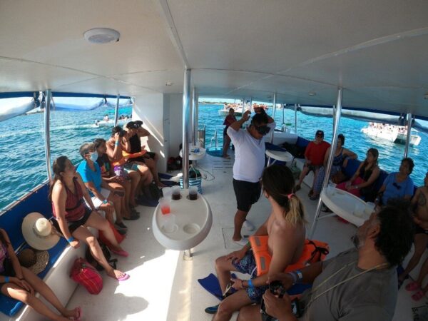 Isla mujeres en Fragata Catamarán