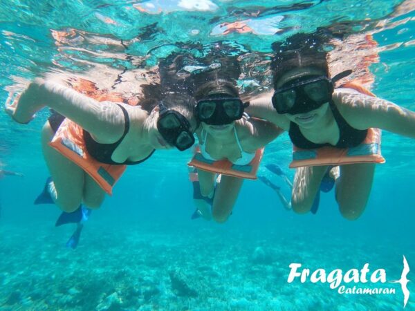 Isla mujeres en Fragata Catamarán
